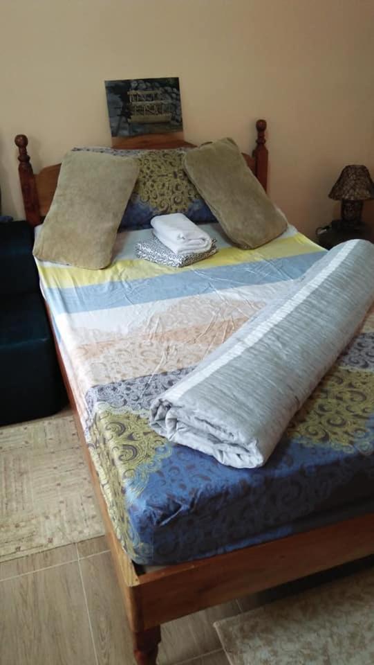 Anvel Homestay Basco Exterior photo